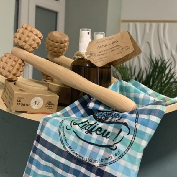 Pochon Sportif (1 savon + 1 macérât d'arnica + 1 rouleau de massage)